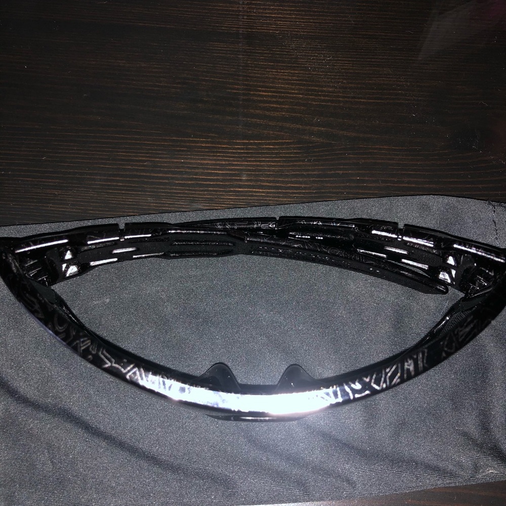 Men’s Oakley sunglasses - Picture 5 of 6